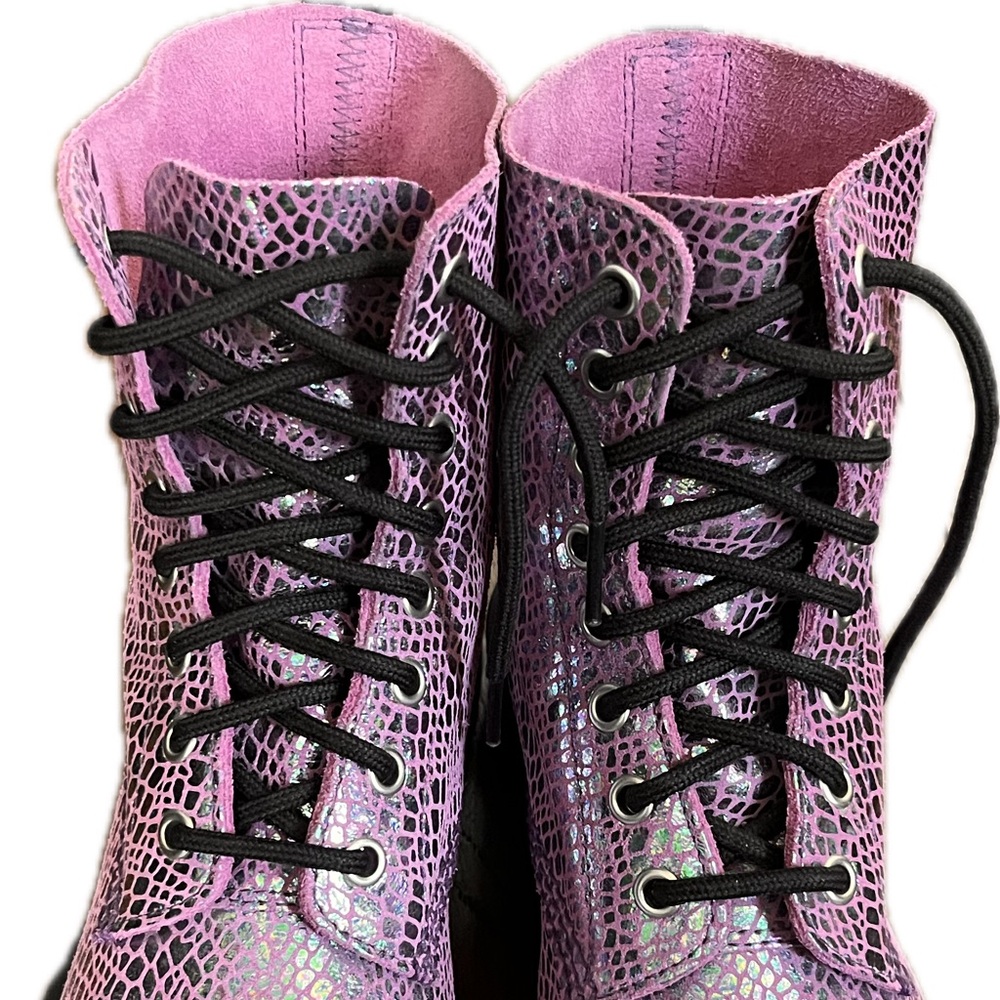 Dr. Martens Pascal 1460 Metallic Purple Snake Rare Find Women’s Combat Boots - Picture 9 of 13
